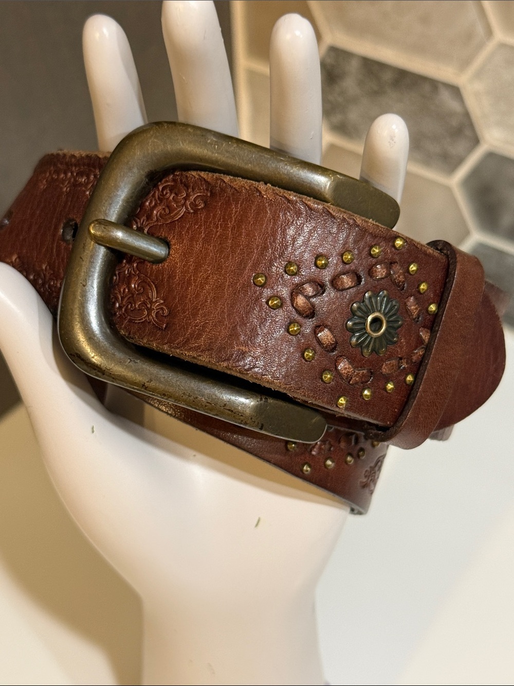 Vintage Fossil Brown Tooled Floral Leather Belt - Size Large - EUC